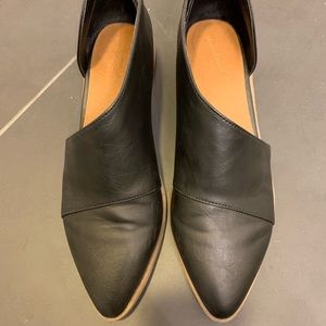 Universal Threads Black Flats